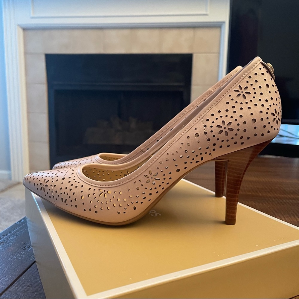 Michael Kors flower print heels. Size 6.5